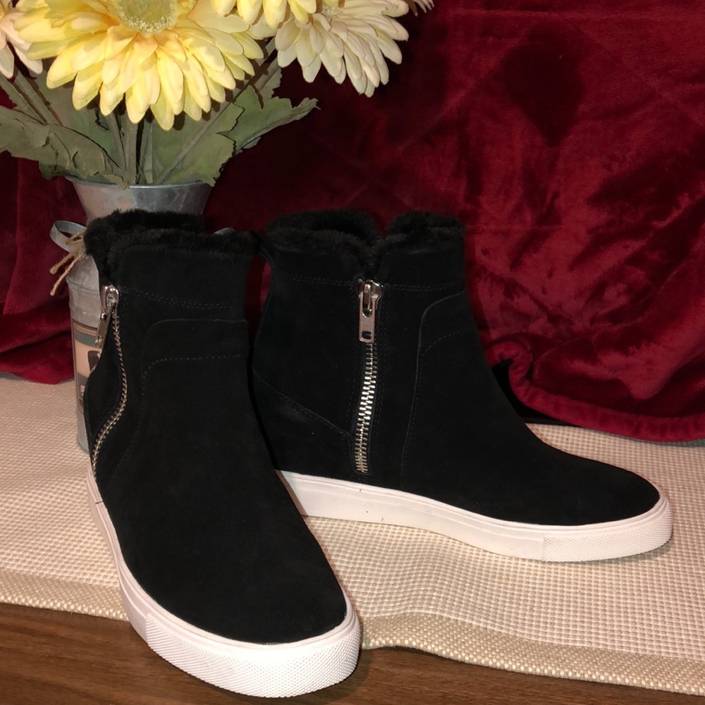 🌟Steve Madden Camela 2 1/2” Wedge Black Suede 7.5
